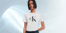 L’iconica t-shirt Calvin Klein a prezzo ridicolo: doppio sconto con il coupon