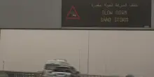 Tempeste di sabbia colpiscono i Paesi arabi: allerta per visibilità e vie respiratorie