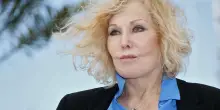 Kim Novak riceve il Leone d'oro alla carriera alla Mostra del cinema di Venezia