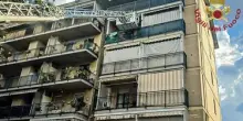 Quattro persone ferite, palazzina evacuata dai vigili del fuoco. L’ipotesi: fuga di gas
