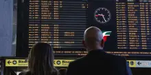 Treni, guasto sulla linea dell’Alta velocità Napoli-Roma. Caos e maxi ritardi a Termini