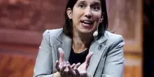 Scontro a distanza Schlein-Meloni: "Libertà a rischio". "Delirio puro"