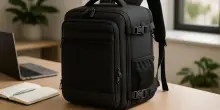 Questo è lo zaino perfetto per chi viaggia spesso con Ryanair (e non solo): spazioso e capiente, è il top