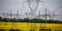 Prezzo dell'elettricità in Italia scende sotto i 100 euro a MWh, minimi da giugno 2024