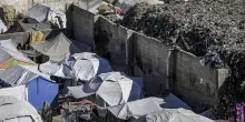 Attacco aereo israeliano a Gaza: cinque membri di una famiglia uccisi