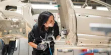 Il mercato dell’auto sbanda anche ad agosto: vendite -2,7%, ma le cinesi sorridono