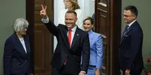 Polonia, giura il nuovo presidente Karol Nawrocki