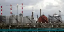 Giù il prezzo del petrolio dopo il rinvio di Trump su Iran
