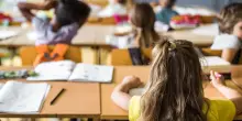 Maltrattamenti ai bimbi, indagata e sospesa maestra di un asilo nel Napoletano