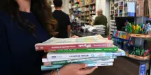 Caro-libri scolastici, l’ipotesi detrazione in manovra