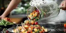 Questo è il regalo perfetto per ogni amante del barbecue: pratico, elegante e indispensabile