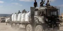 Media, camion con aiuti egiziani stanno entrando a Gaza