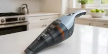 Il compagno perfetto per pulizie veloci: mini aspirapolvere Black+Decker in offerta al 18% di sconto