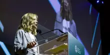 Giorgia Meloni critica il quesito sulla cittadinanza: "Solo chi vive nei salotti eleganti poteva pensarlo"