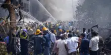 Incidente aereo in India: Re Carlo III e Regina Camilla esprimono shock e cordoglio