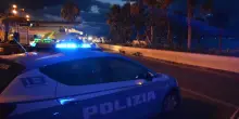 Torre del Greco, poliziotto muore in un grave incidente: la volante investita da un Suv. In fuga il conducente