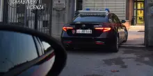 Marostica: accoltellata dall’ex marito sul posto di lavoro, salva grazie alla cliente che la fa nascondere
