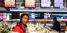 Cina in deflazione per il quarto mese consecutivo: domanda interna debole