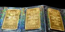 Prezzo dell'oro in calo, Spot a 3.377,26 dollari l'oncia