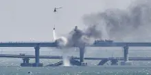 Gli 007 di Kiev fanno saltare un ponte in Crimea con 1.100 kg di esplosivo sott’acqua