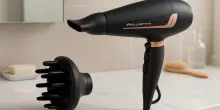 Asciuga i capelli in metà tempo con il phon Rowenta professionale: al 40% di sconto è un affarone