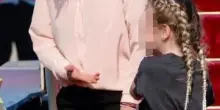 Minacce sul web alla figlia di Meloni. L’insegnante tenta il suicidio