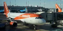 EasyJet registra perdite finanziarie e sospende i voli per Tel Aviv