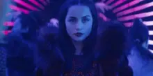 Da “John Wick“ alla ballerina vendicatrice. Ana de Armas, scarpe a punta e lanciafiamme