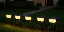 La luce giusta per ogni serata estiva: lampade solari da giardino in offerta al 23% di sconto