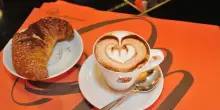 Bar in crisi, non solo una questione economica ma anche sociale