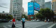 Borsa: Shanghai apre a -0,05%, Shenzhen a -0,16%