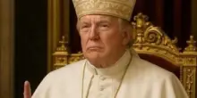 Trump vestito da Papa: fotomontaggio sui social della Casa Bianca prima del conclave
