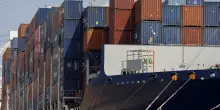 Export in calo del 2,8% ad aprile 2025, importazioni in lieve aumento