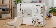 Cerchi il regalo per una persona creativa? Questa macchina da cucire è in offerta per il Prime Day