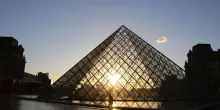 Rapina al Louvre: chiuso il museo di Parigi
