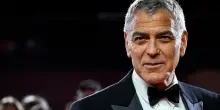 George Clooney rompe il silenzio sul suo passato: “Quando tagliavano la cocaina con il lassativo”