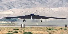 Bombardieri B-2 in volo, partiti dagli Usa. Possono trasportare la super bomba GBU-57
