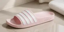 Le ciabatte Adidas perfette per l'estate dei tuoi bimbi: in offerta del 20% su Amazon