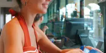 Lavorare al parco acquatico. Il Caribe Bay ne assume 150