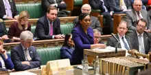 Via libera della Camera dei Comuni all'eutanasia in Gb
