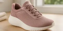 Le scarpe di Skechers che tutte desiderano sono finalmente in saldo: 33% di sconto e comfort da urlo