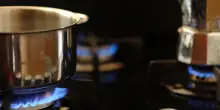Prezzo gas naturale 2024: aumento del 15,1% in Italia, Arera segnala preferenza per prezzo fisso
