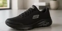Perfette per chi cammina tanto: queste sono le sneakers di Skechers che ti danno stabilità, leggerezza e vestibilità aderente