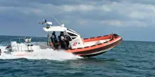 Tre uomini scomparsi in mare, ricerche nel golfo di Taranto +