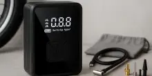 Talmente piccolo che sta in tasca: mini compressore portatile che gonfia tutto a soli 23 euro