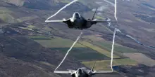 Jet italiani fermano i Mig russi. Putin sfida la Nato: il volo sull’Estonia. Altri aerei a bassa quota nel Baltico