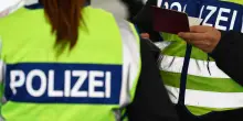 Berlino, mega operazione di polizia contro il gruppo di estrema destra “Regno di Germania”, arrestati 4 leader