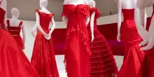 Rosso Valentino. Il culto della bellezza: "Un dono per Roma"