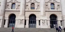 Piazza Affari stabile a metà seduta: Recordati in crescita, Leonardo in calo