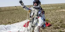 Si schianta con il deltaplano a motore. Muore il re delle sfide estreme